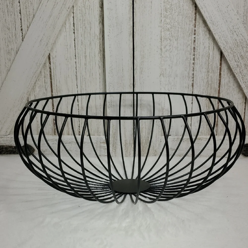 Black Wire Metal Basket with Natural Decorative Bowl Filler